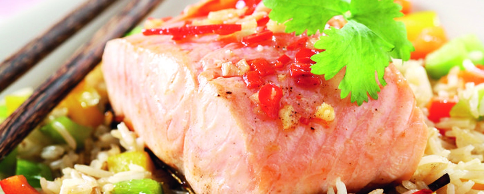 Lohta aasialaisittain, chiliä ja valkosipulia