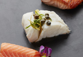 Finnkirkene mot havet i Kjøllefjord