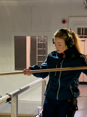 Camilla Bø på settefiskanlegget