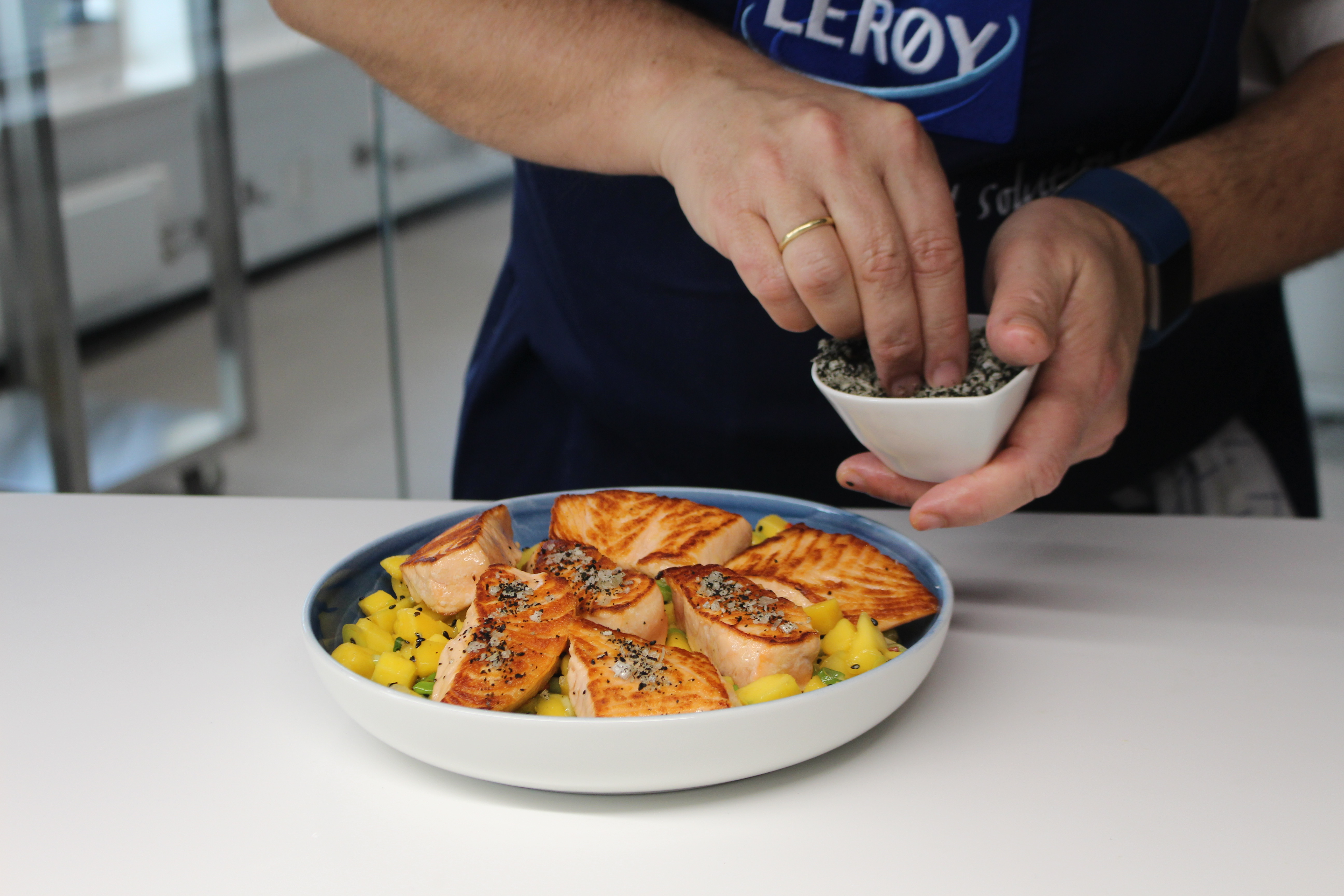 Salmon with seaweed salt spice