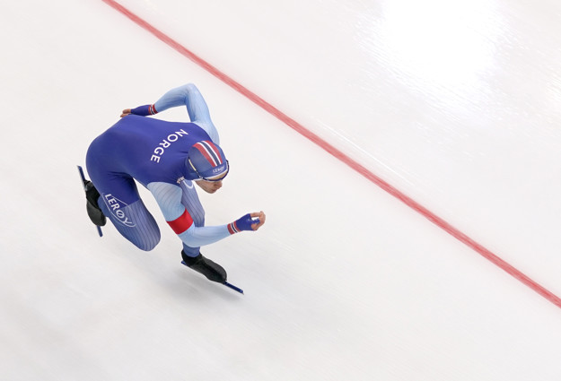 Håvard Holmefjord Lorentzen på skøyteisen