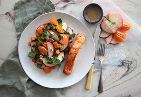 Bakt laks med søtpotet og sitrussalat