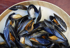 Dampede blåskjell med hvitvin