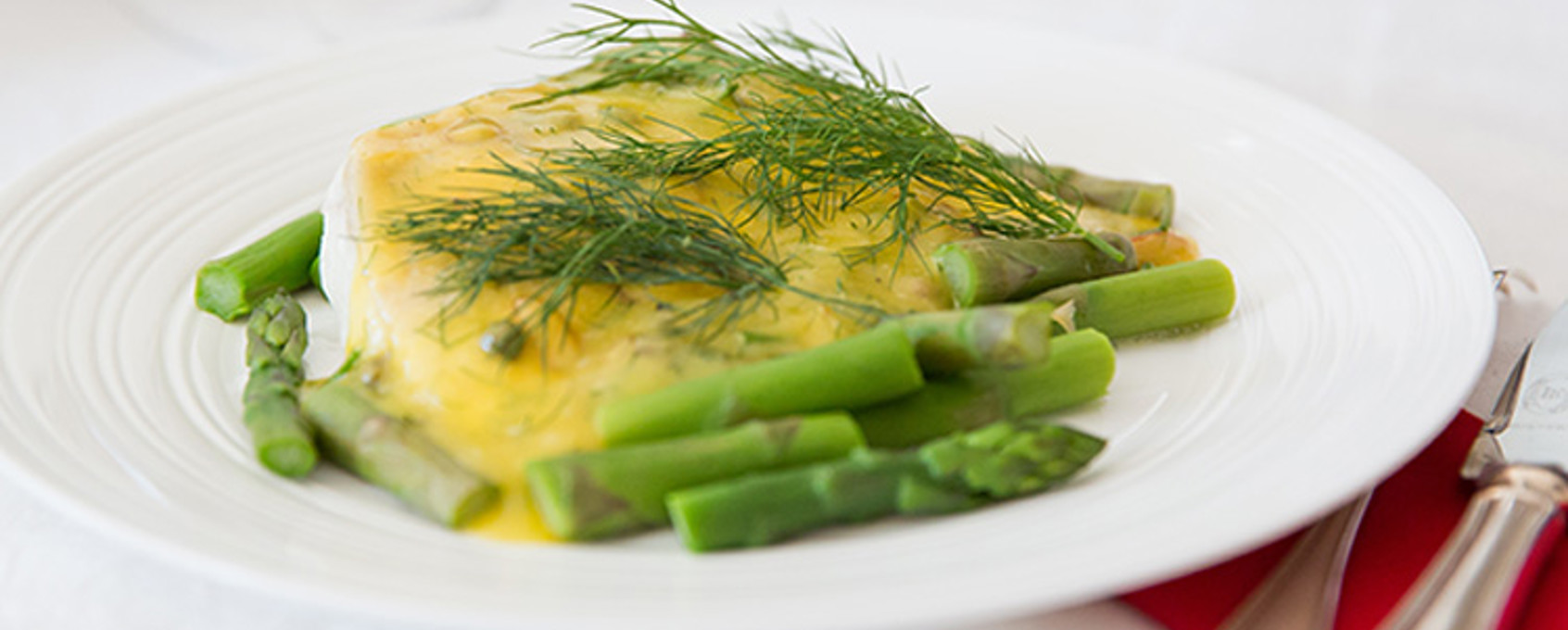 Kveite med asparges og dill
