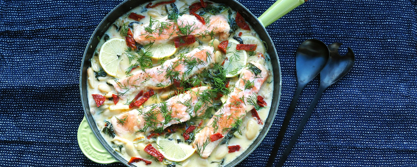 Laks i kremet spinatsaus