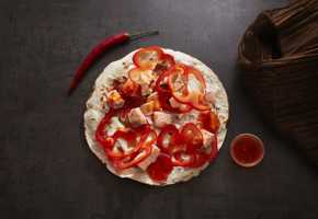 Wraps med laks og sweet chili saus