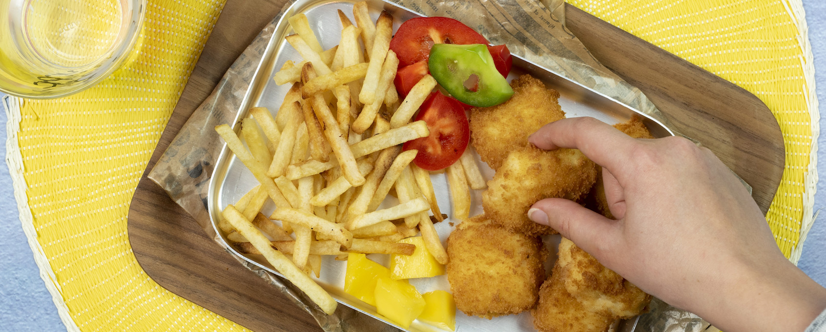Nuggets av torsk og pommes frites