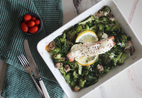 Ovnsbakt laks med crème fraîche og brokkoli