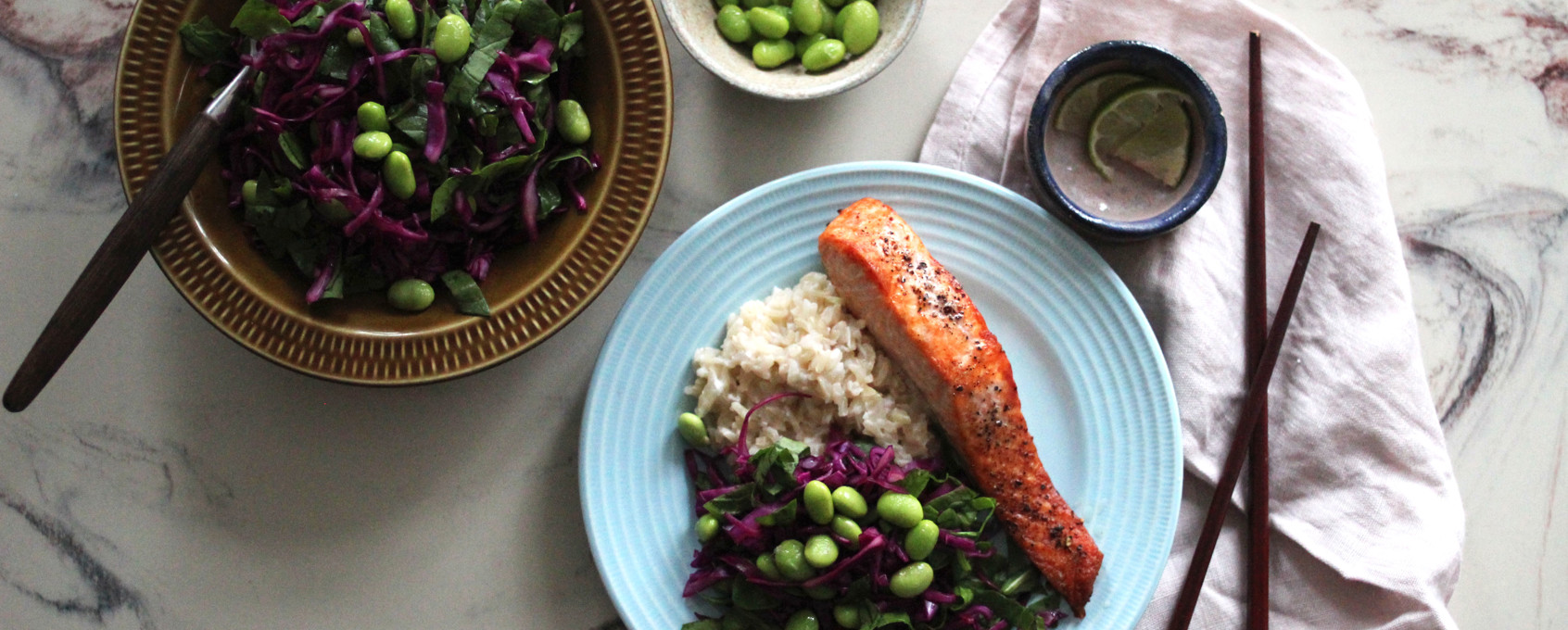 Ovnsbakt laks med kokosris og sprø salat