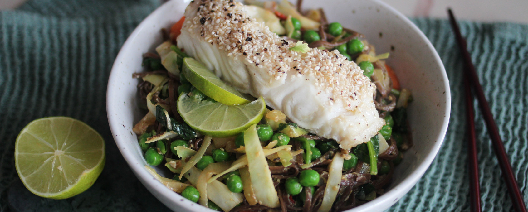 Pad thai med bakt steinbit