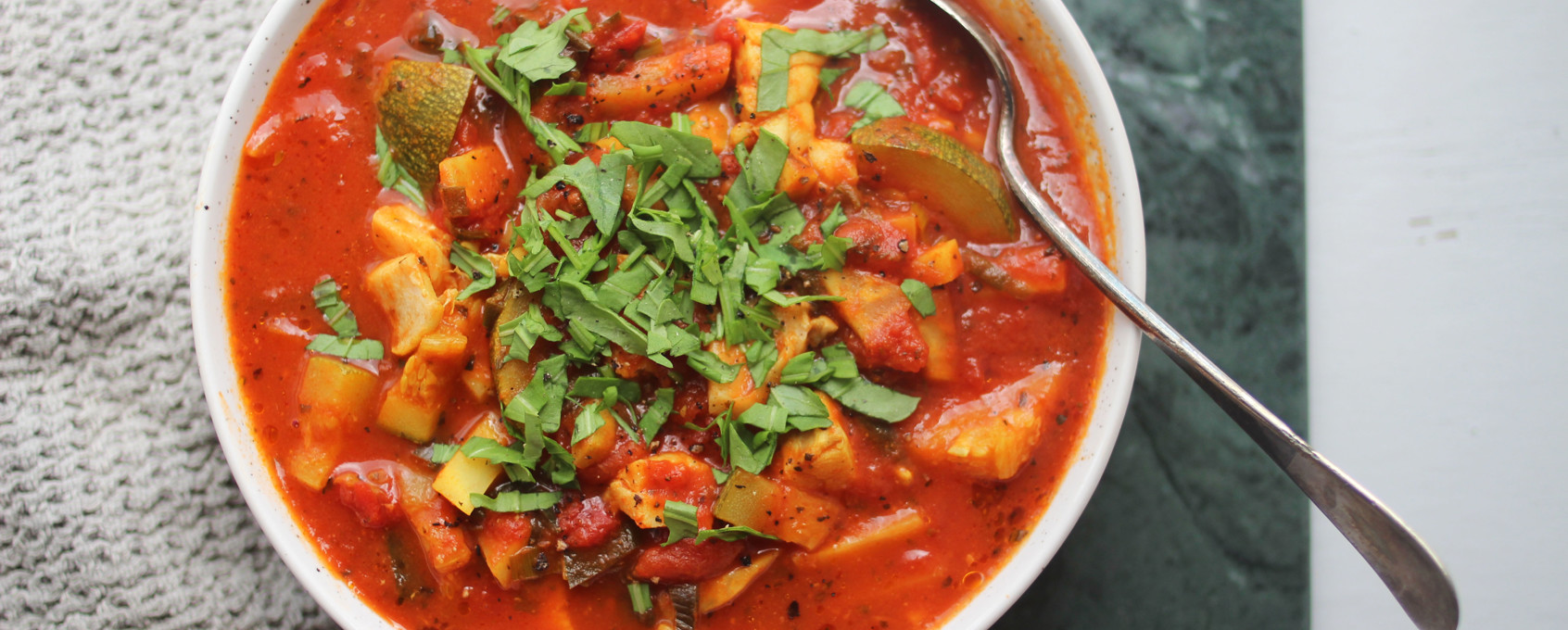 Röd fisksoppa med torsk