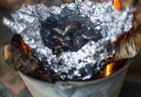 Blåskjell med hvitløk og basilikum i folie