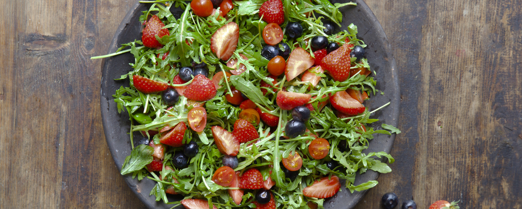 Sommersalat med bær