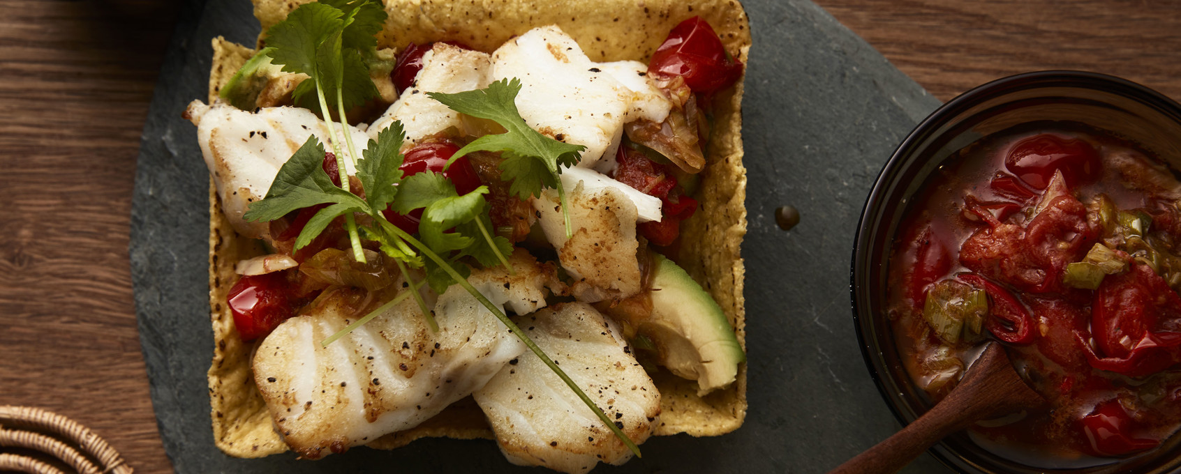 Taco med torsk, hjemmelaget tacosaus og avokado