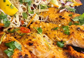 Laks og lun thaisalat i airfryer